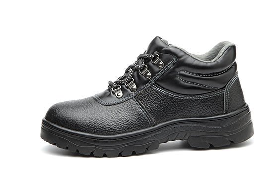 Oil proof safety shoes